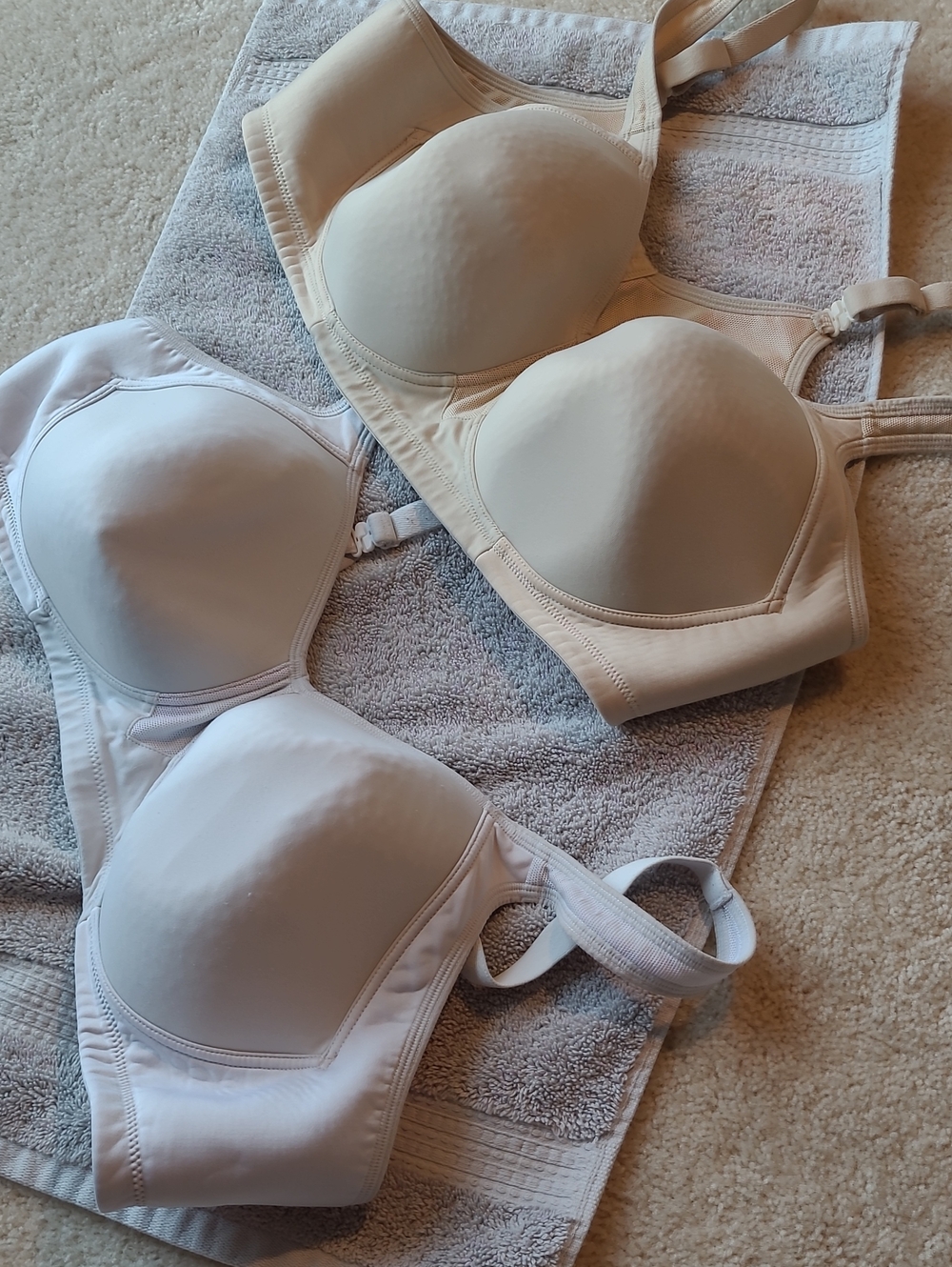 Vanity Fair Molded Cup Bras in White and Beige - 2-Pack Look
